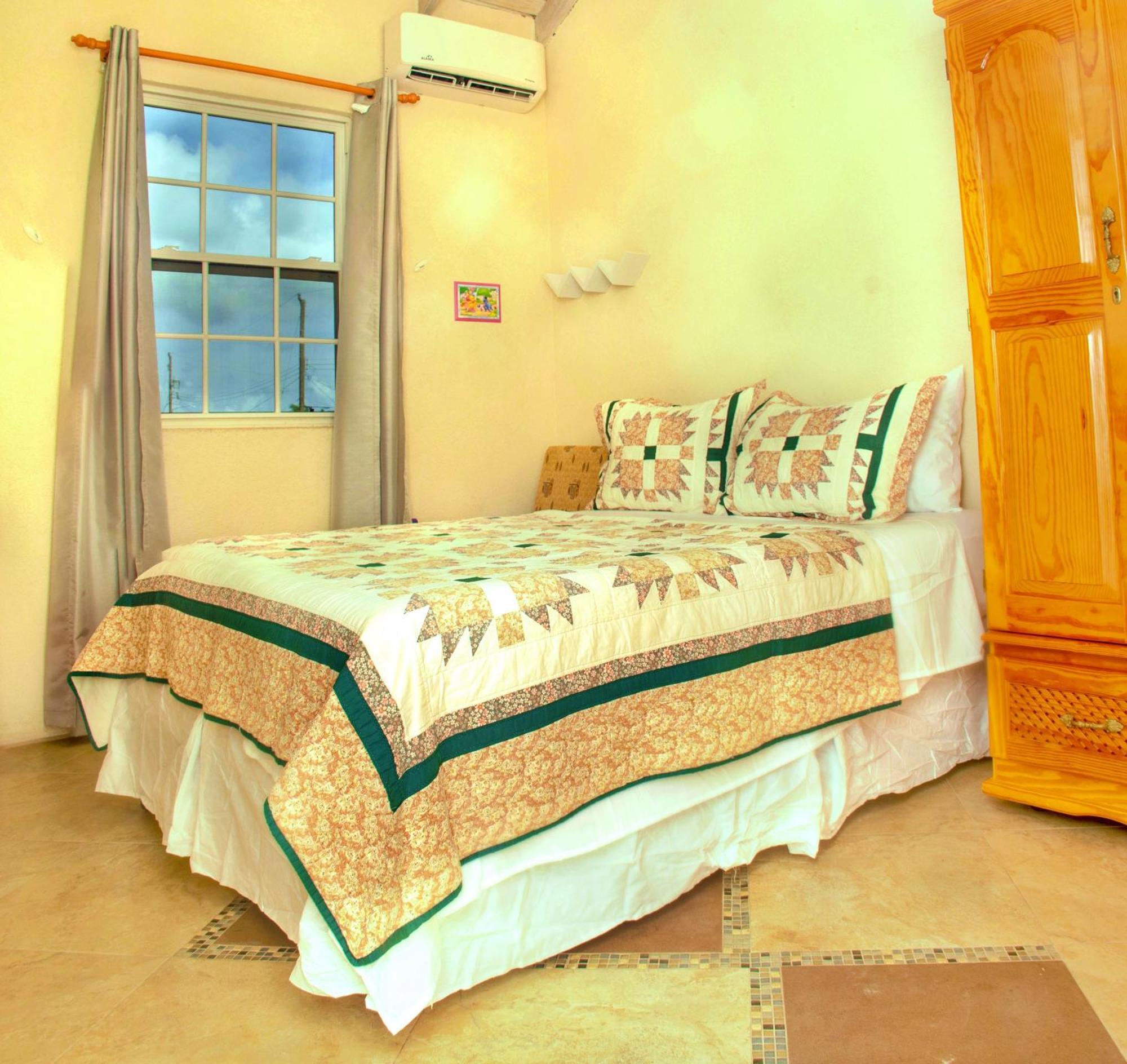 Cozy Modern Upstairs 2 Bed A/C Apt Near 2 Everything Saint Philip Exteriér fotografie