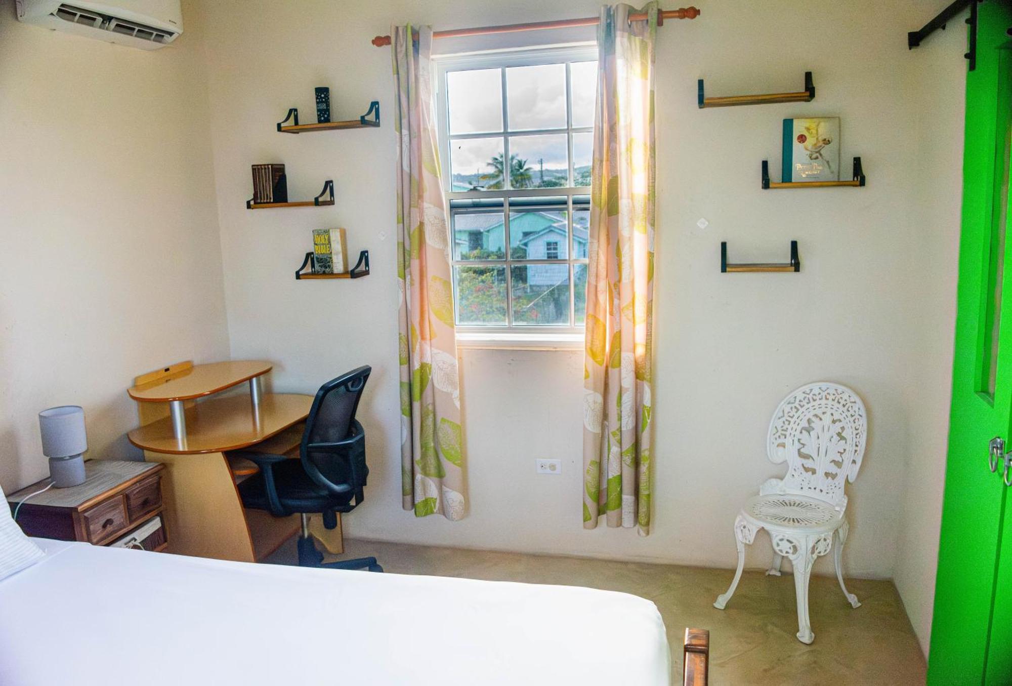 Cozy Modern Upstairs 2 Bed A/C Apt Near 2 Everything Saint Philip Exteriér fotografie