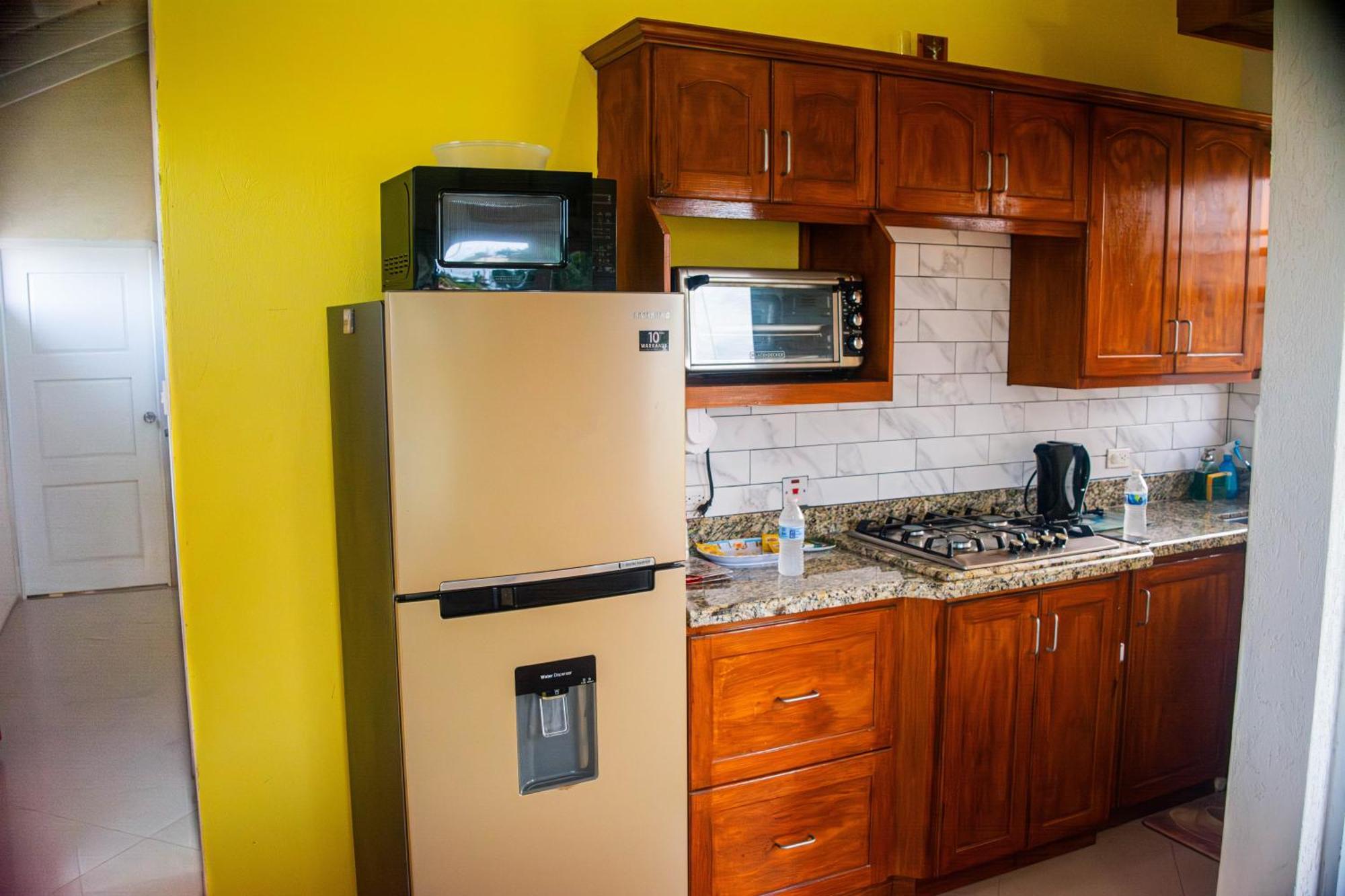 Cozy Modern Upstairs 2 Bed A/C Apt Near 2 Everything Saint Philip Exteriér fotografie